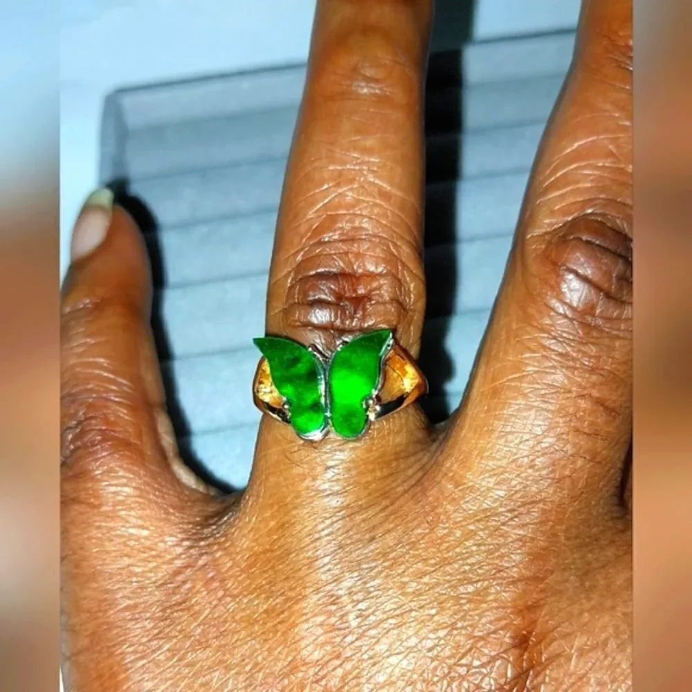 Super cute emerald green butterfly ring sz 7